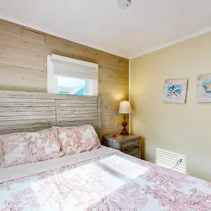 Brooklyn's Casa Rosa & Hitch Holiday home